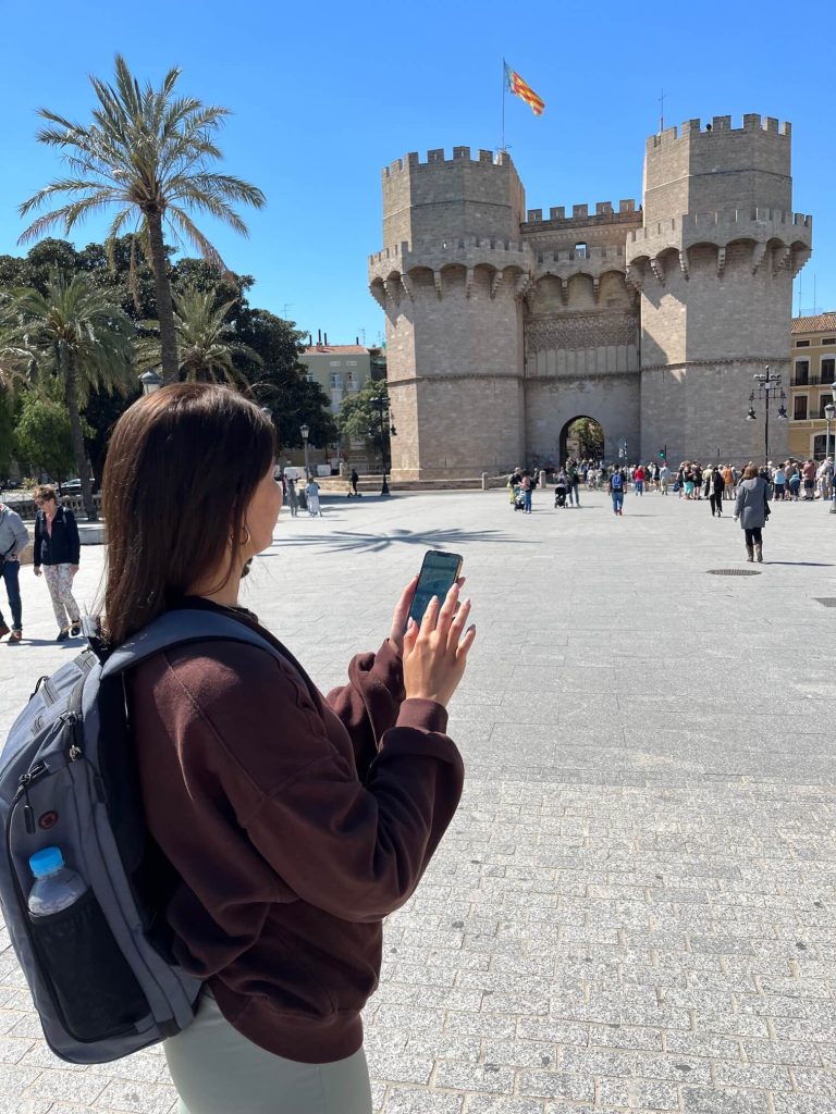 Mobile App Self-Guided GPS Walking Tour Valencia